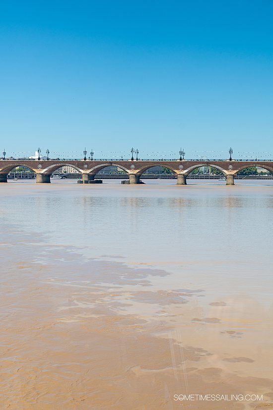 river cruise in bordeaux france