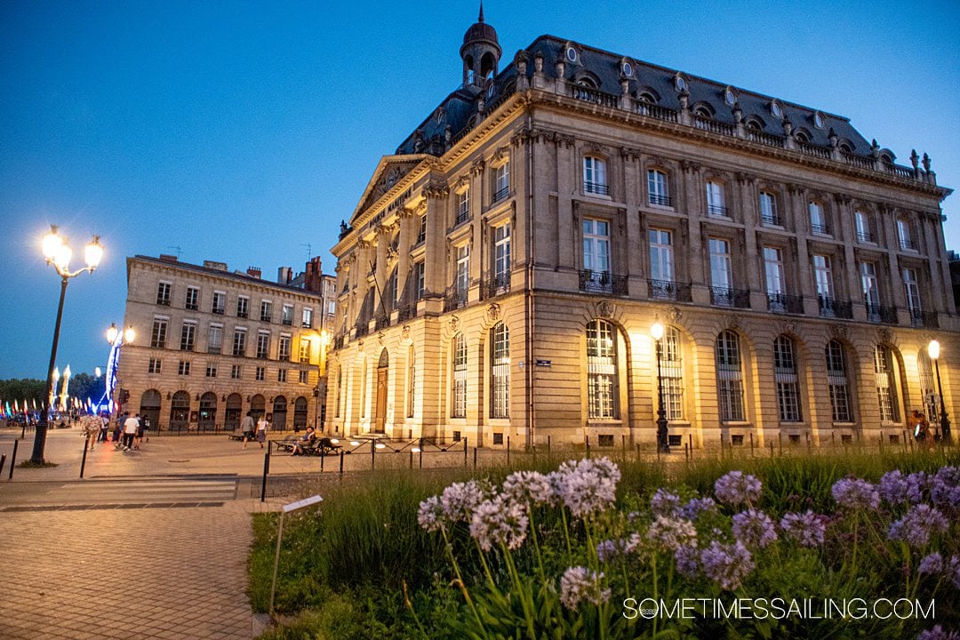 river cruise in bordeaux france