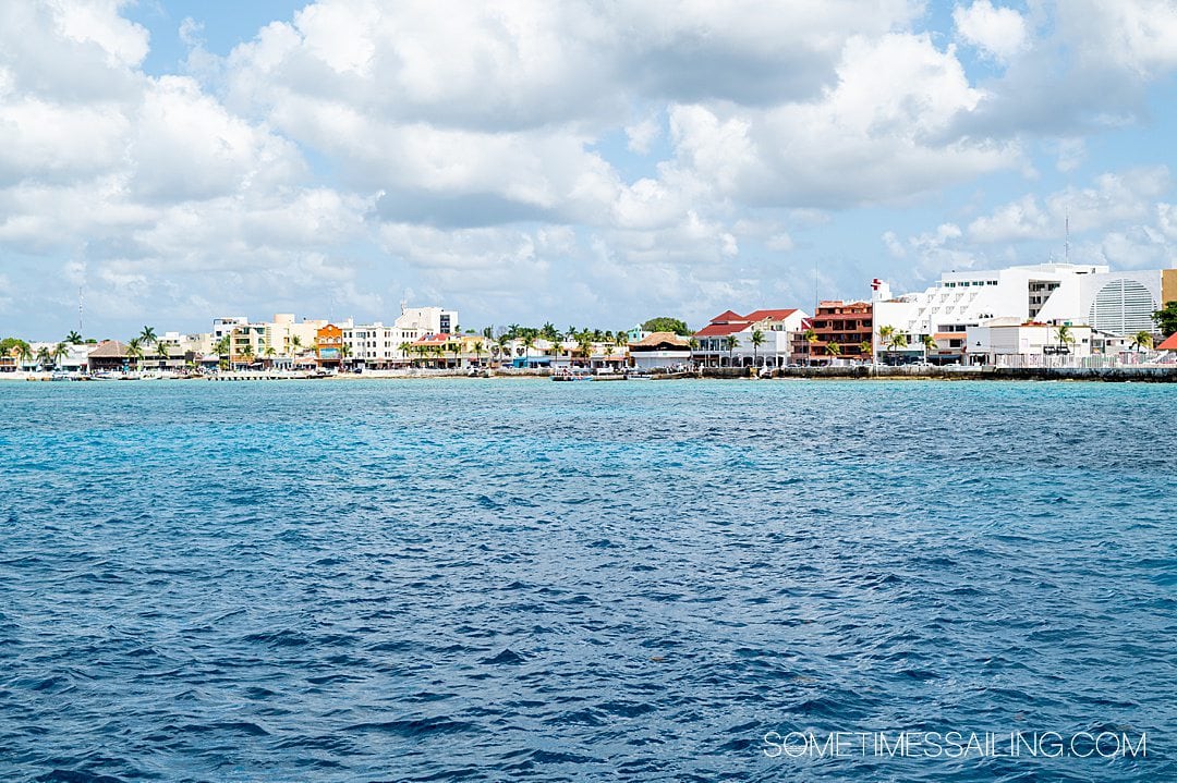 Picture of the water as you come into port at Grand Cayman.